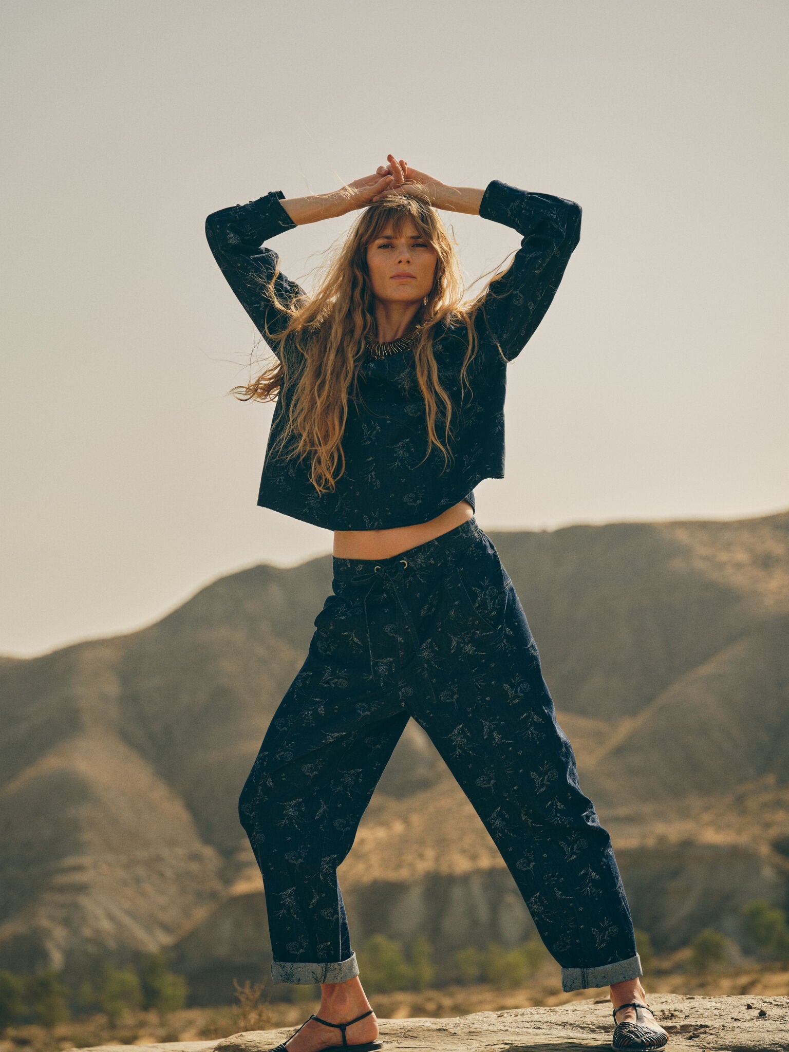 Modelshot / Dark Denim / Detail